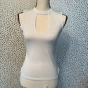 White v neck tank top